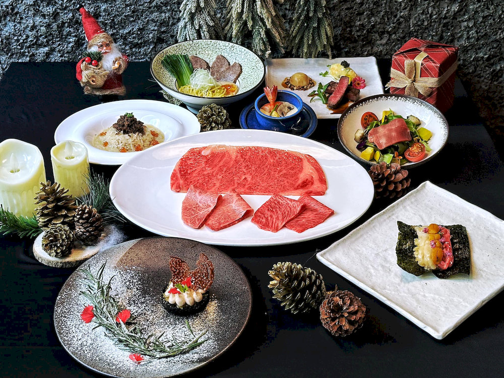 Wagyu beef and seafood are two famous dishes that you shouldn’t miss when coming to Yazawa 